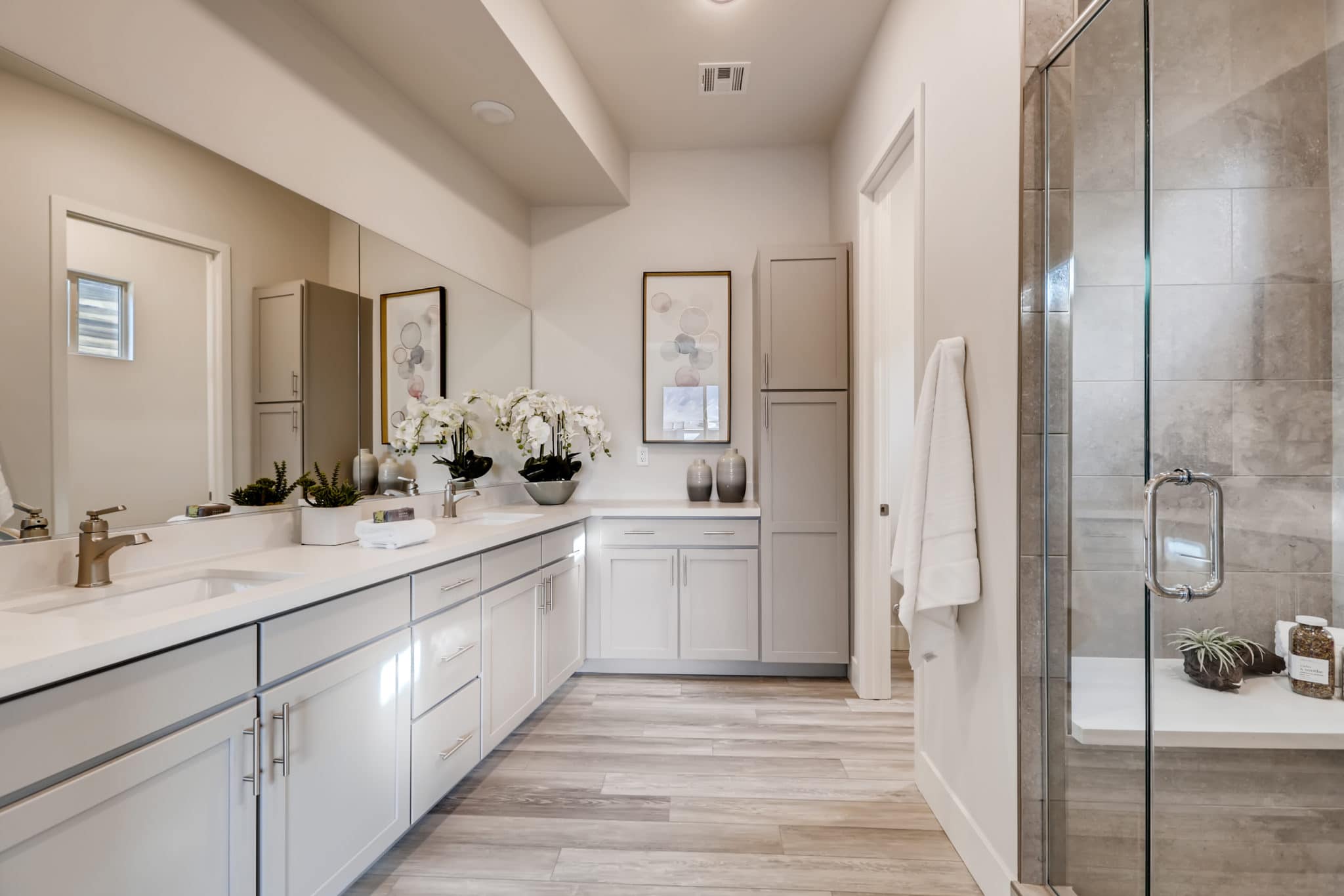 Master Bath in Summit in Modern Collection in Trilogy by Shea Homes in South Square in Summerlin