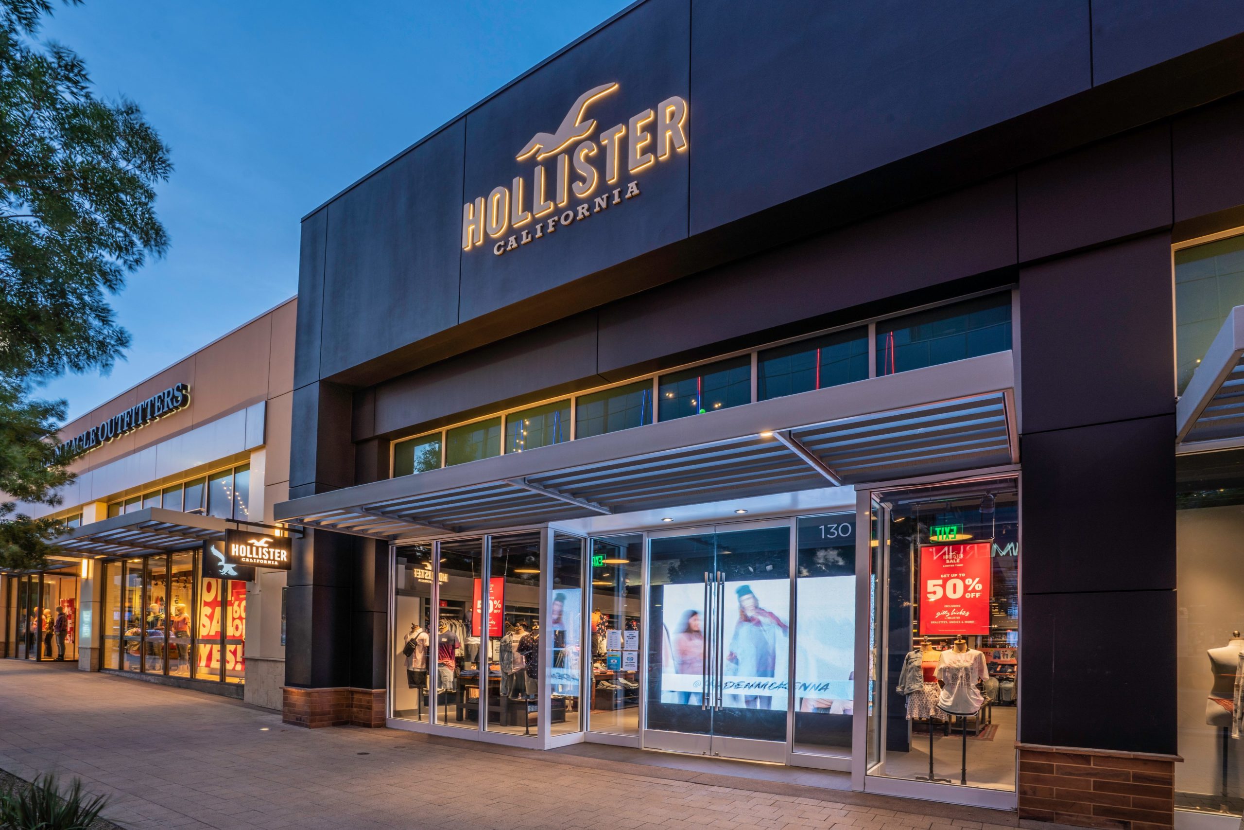 hollister outlet mall