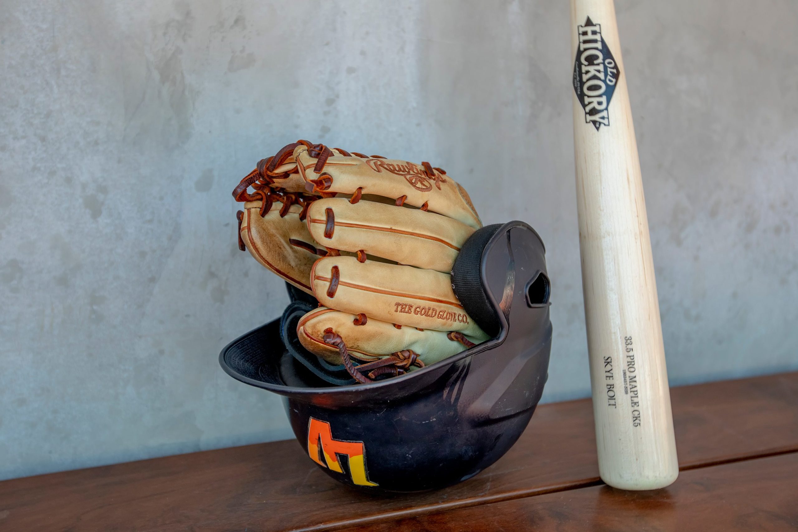 Las Vegas Aviators hemet with glove and bat