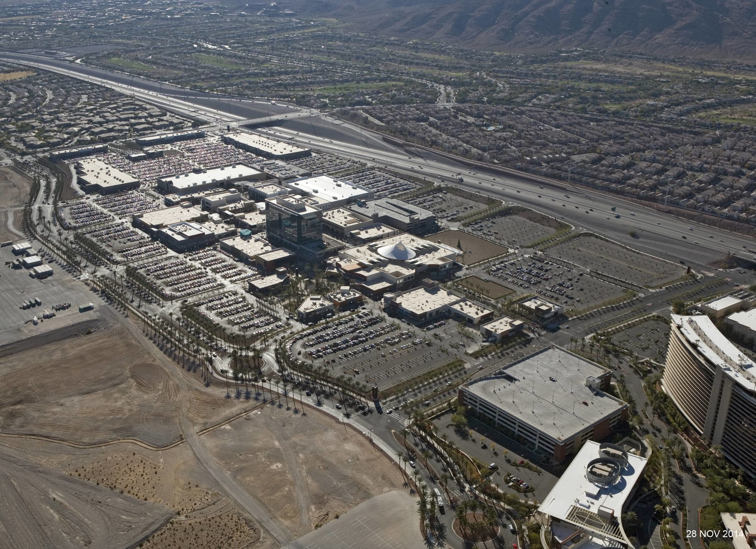 Downtown Summerlin opens on Oct. 9 Summerlin