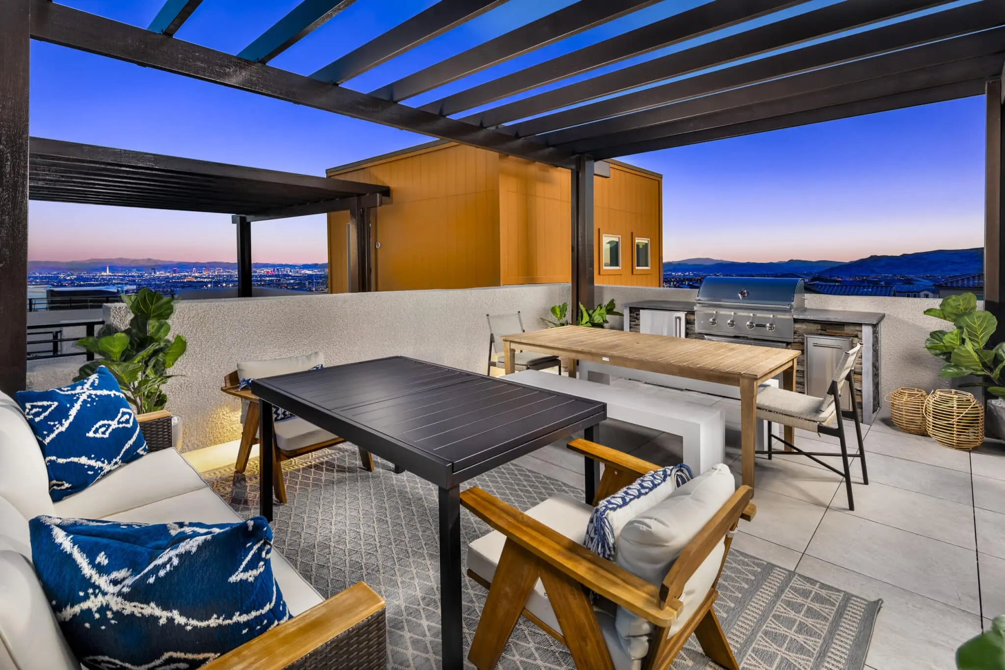 01_Codrillera_Casella_Rooftop-Deck-2048×1366