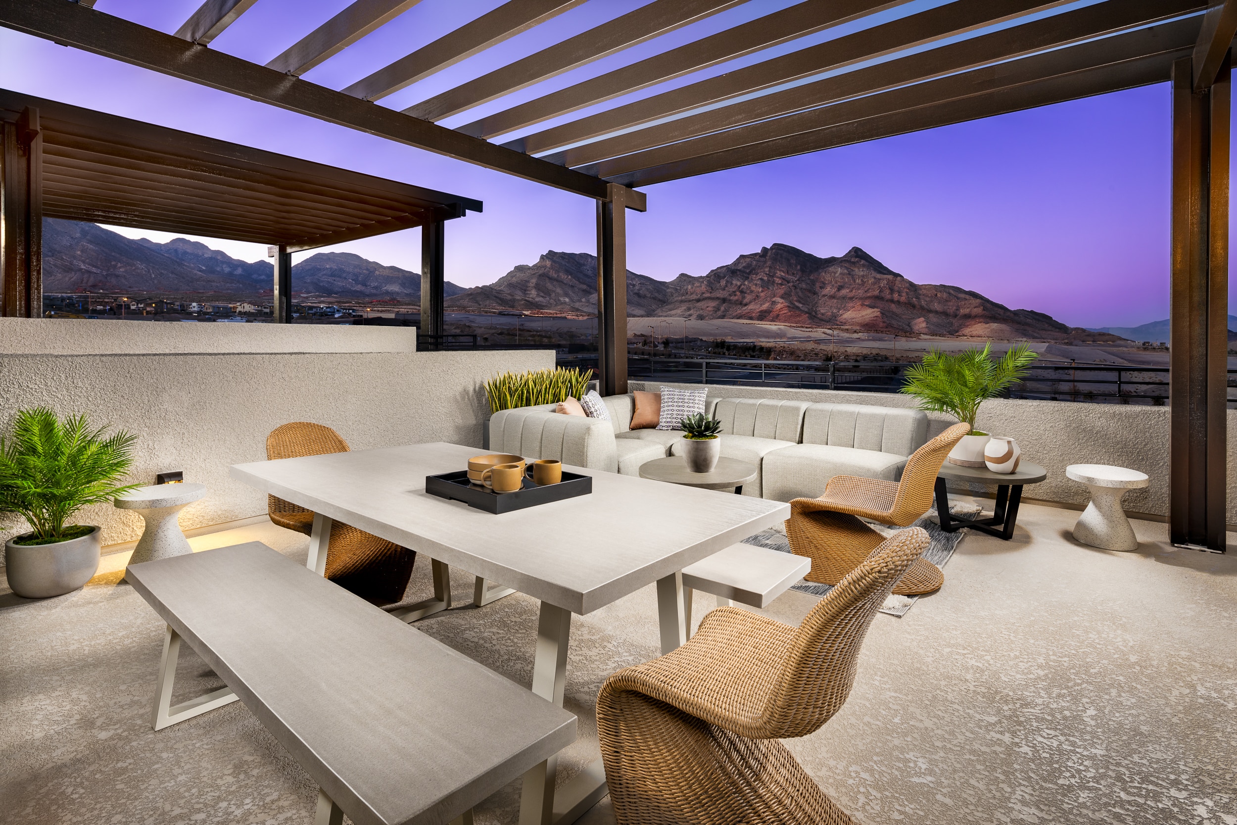 Outdoor Living Room Design: How to Embrace Indoor-Outdoor Living This