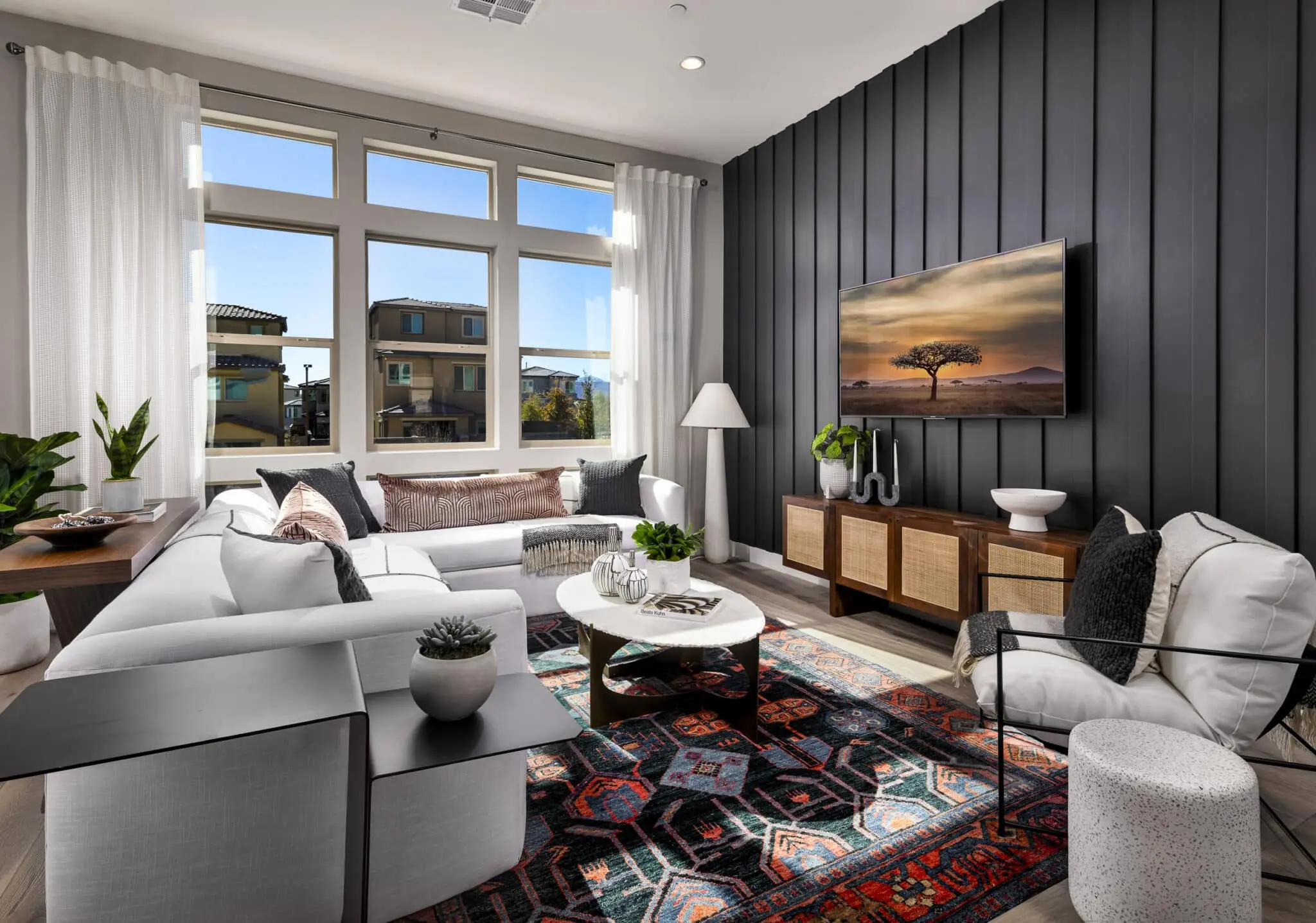 04_Codrillera_Luciana_Family-Room-v2-2048×1437