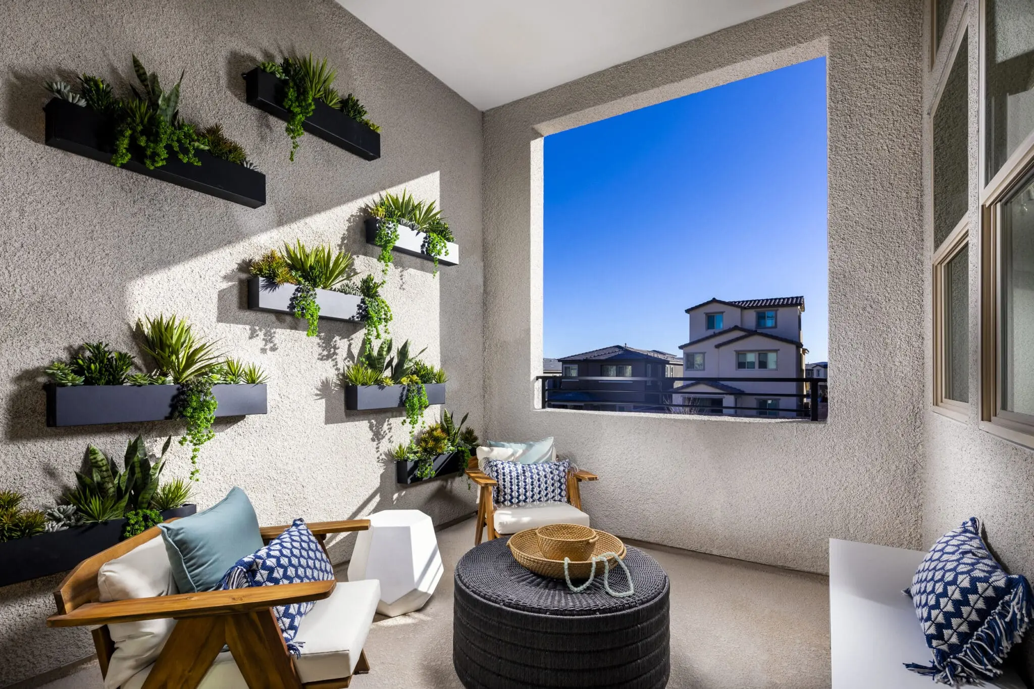 07_Codrillera_Casella_Outdoor-Patio-2048×1366