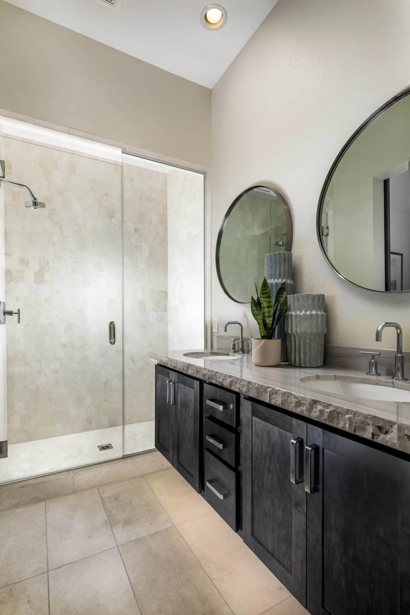 10_Codrillera_Casella_Primary-Bath-1366×2048
