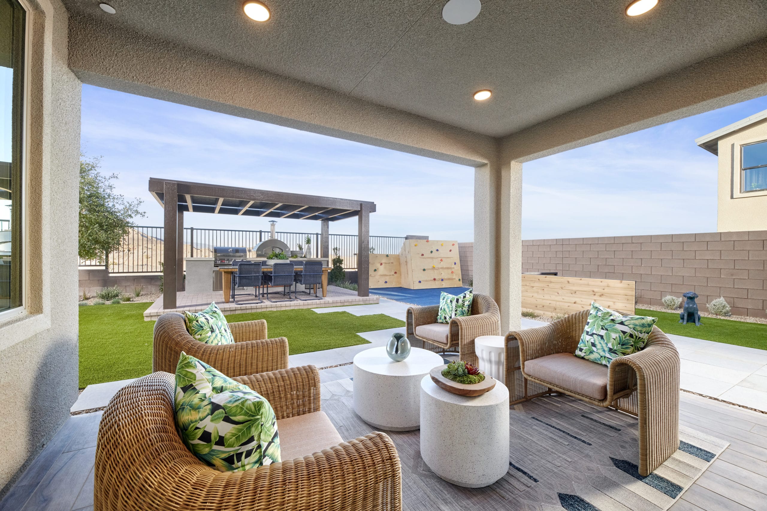 Blending Indoor and Outdoor Living - Summerlin