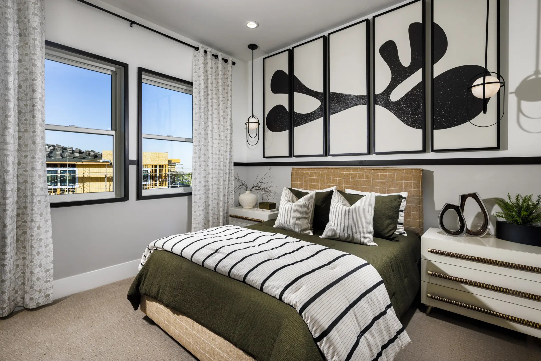 16_Ascension_Highrock_Cliffside_Secondary-Bedroom-2-2048×1366