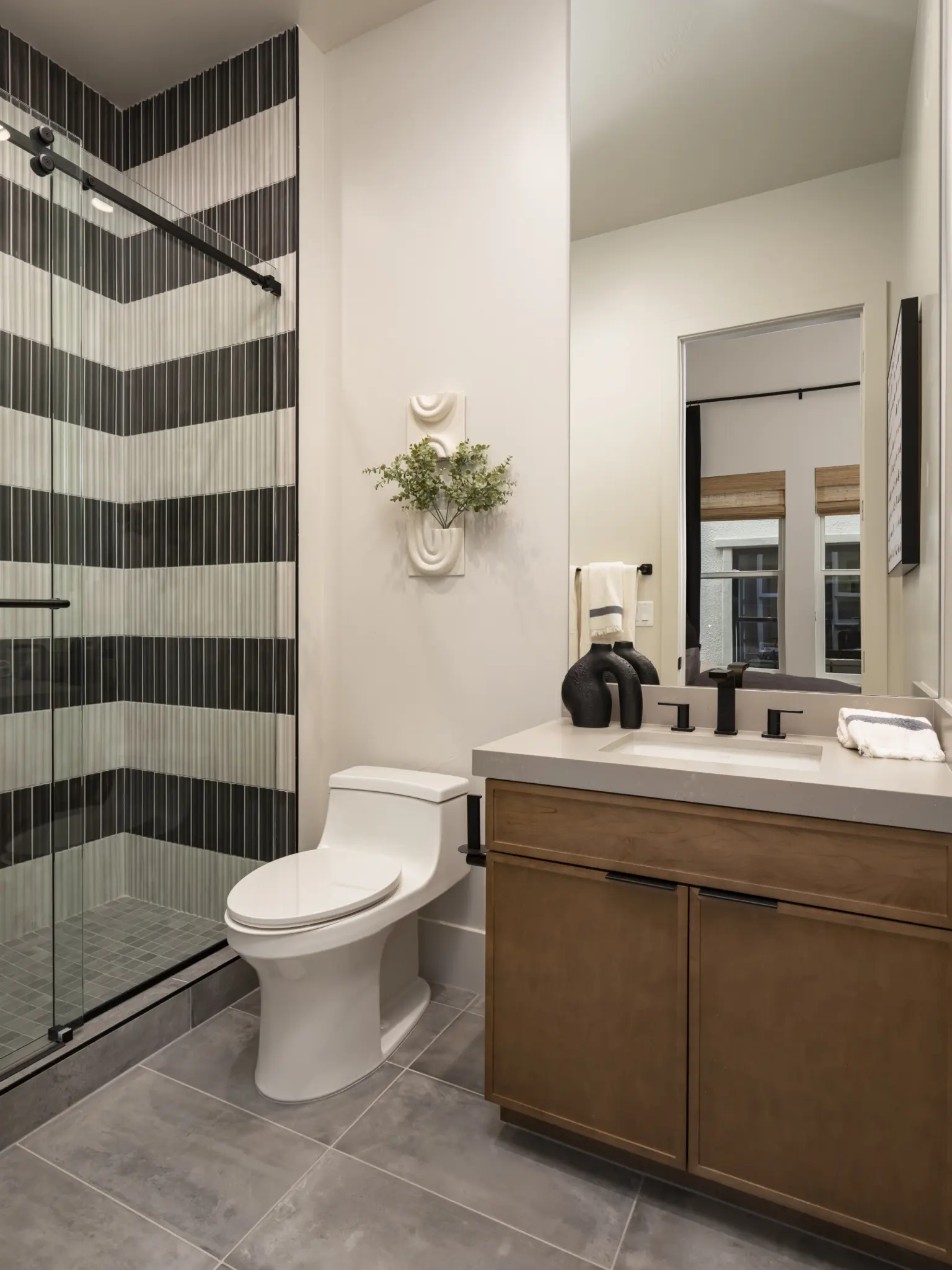 Glenrock_GreyCrest_Bath_7632-1536×2048