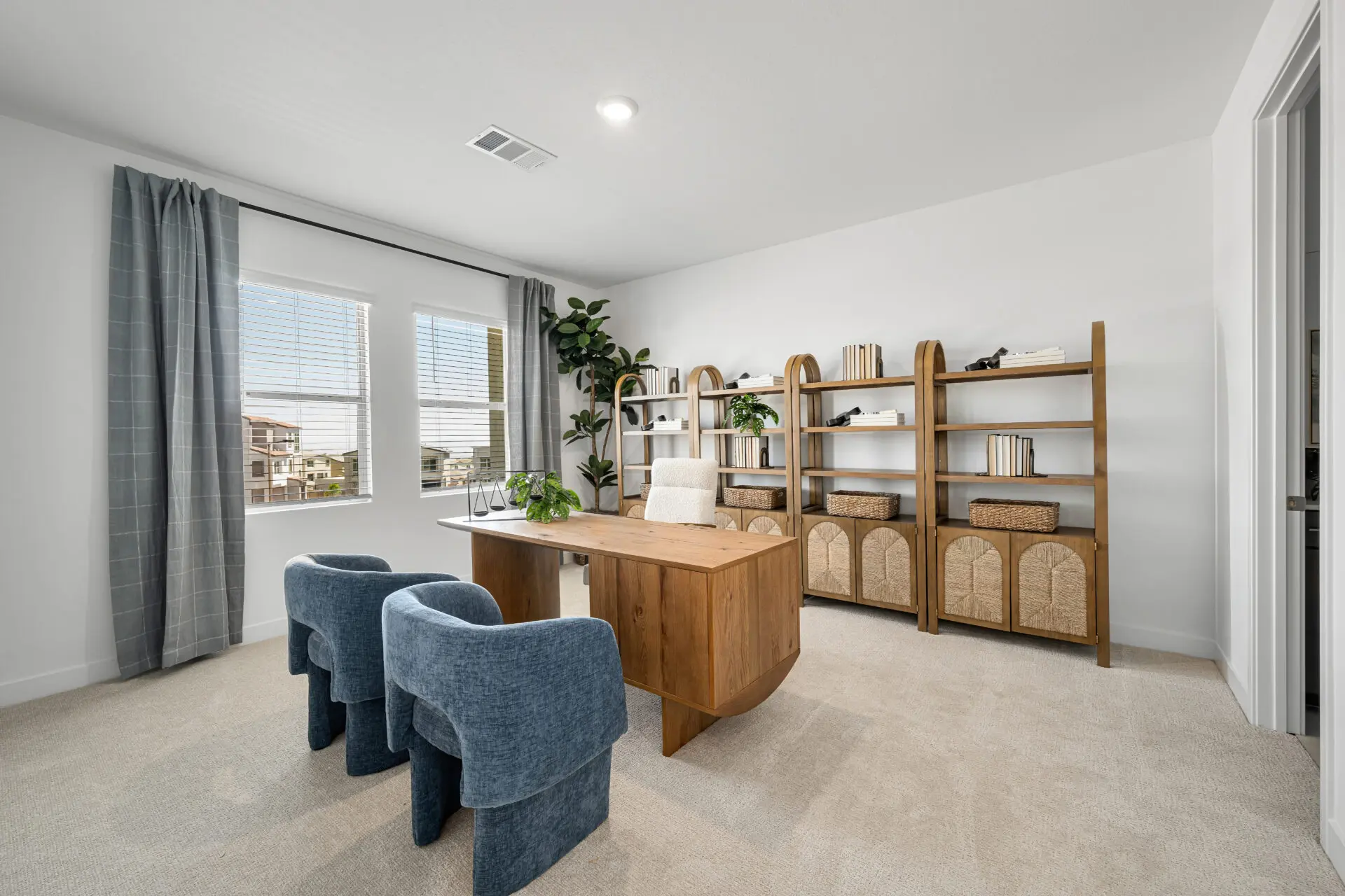 NEV_Mockingbird_Summerlin_Pic_Peter_Bed2_1of2_F2