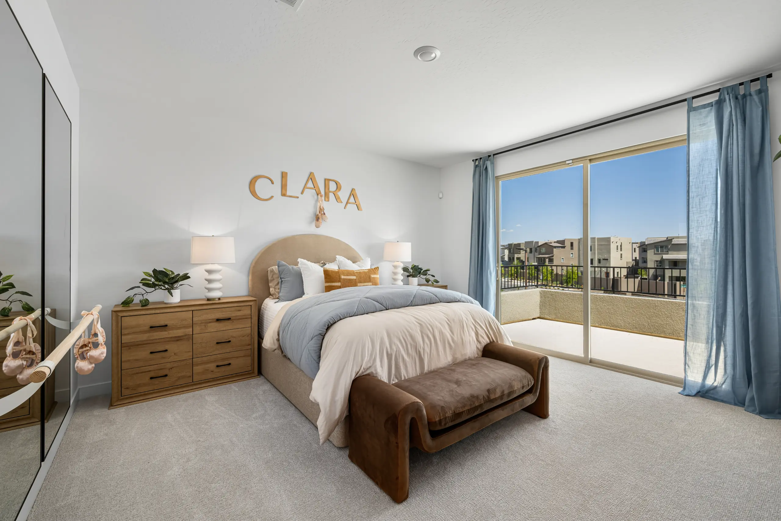 NEV_Mockingbird_Summerlin_Pic_Peter_Bed3_1of3_F2