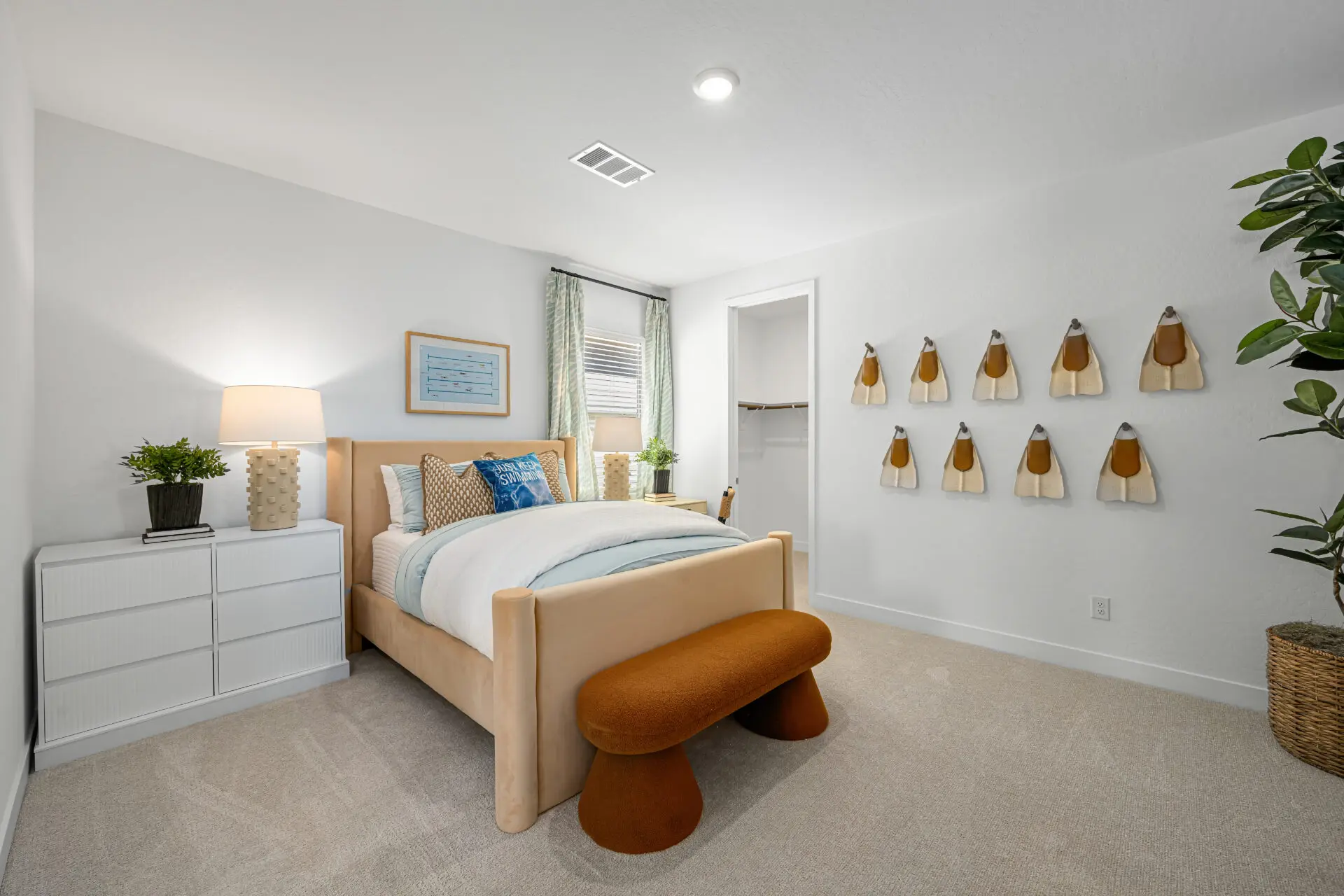 NEV_Mockingbird_Summerlin_Pic_Peter_Bed4_1of2_F2