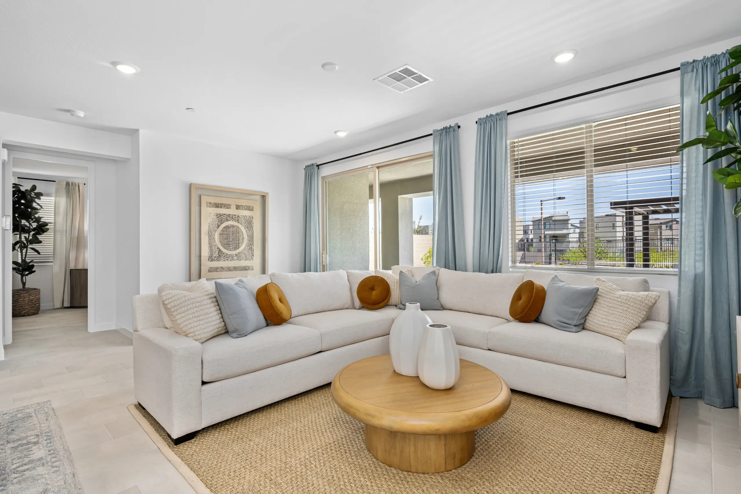 NEV_Mockingbird_Summerlin_Pic_Peter_Living_2of2_F1